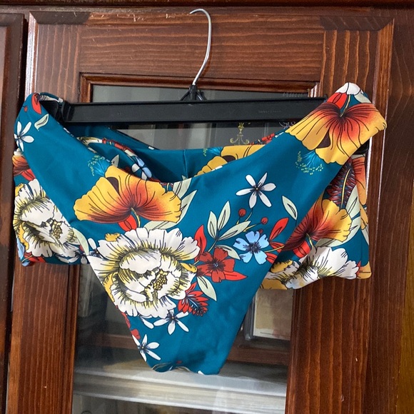 Zaful Floral Swimming Set - Picture 3 of 9